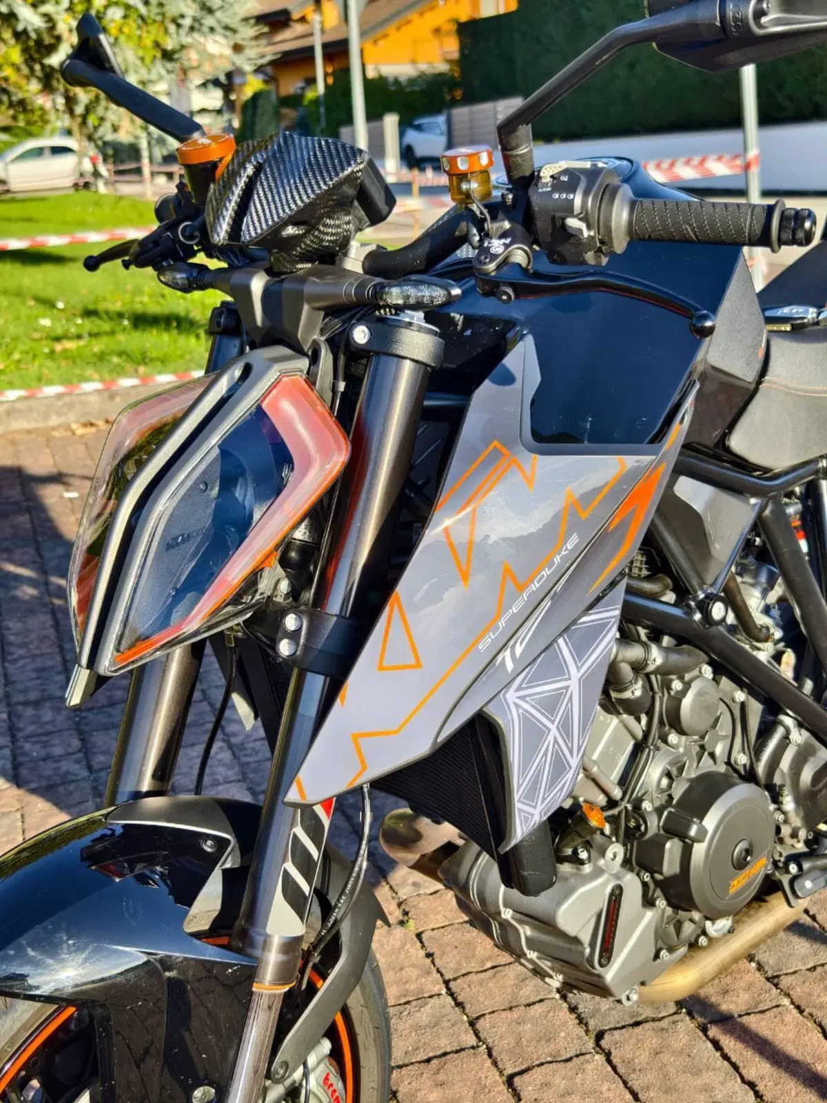 KTM 1290 Super Duke R (2019) (3)