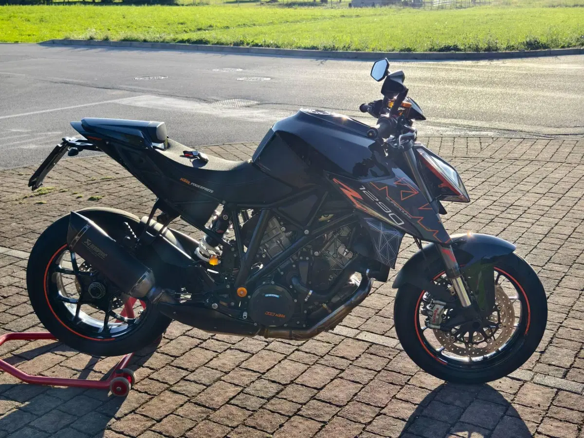 KTM 1290 Super Duke R (2019) (7)