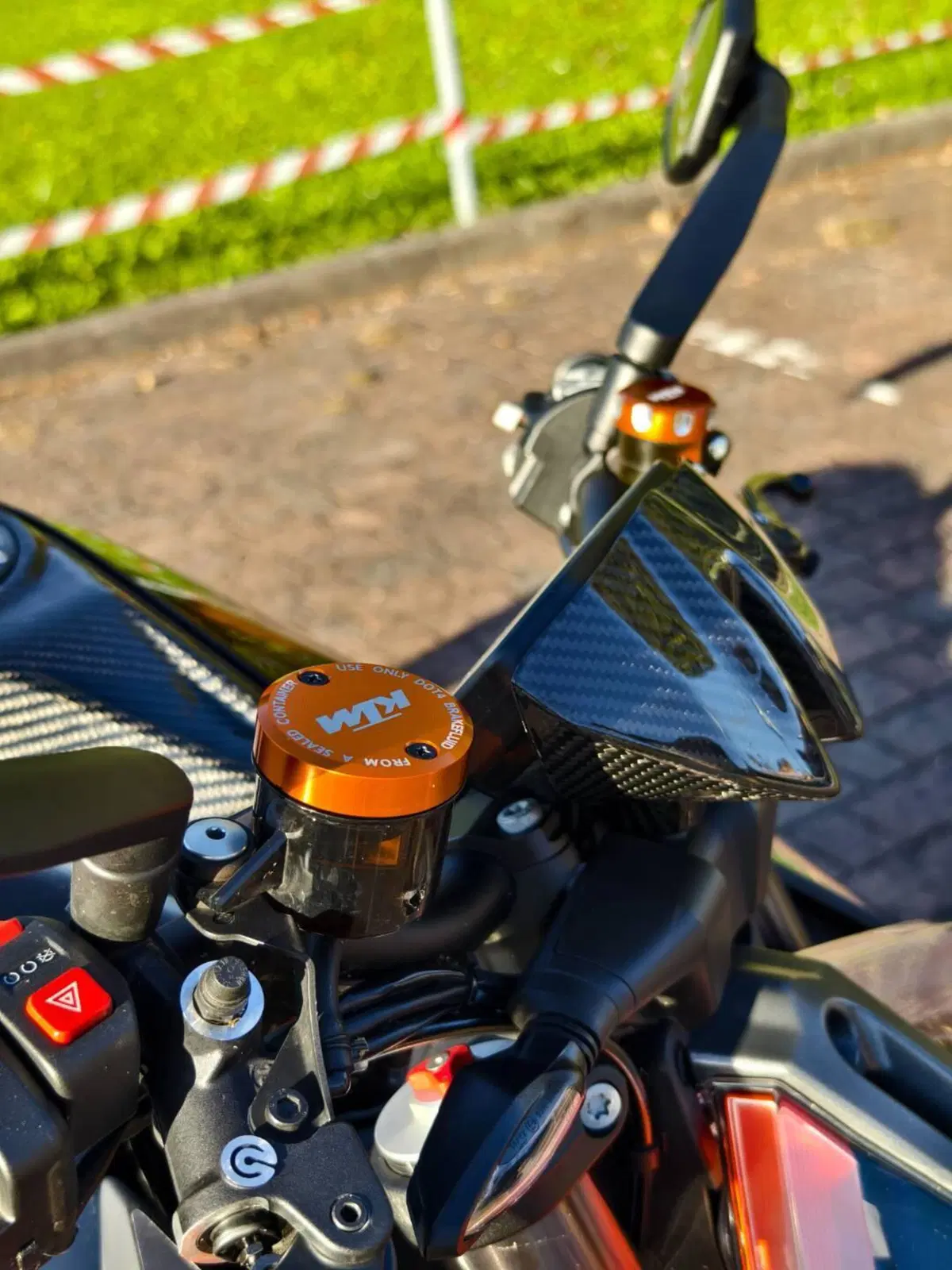 KTM 1290 Super Duke R (2019) (8)