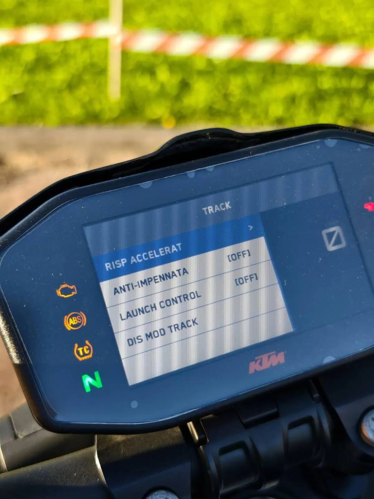 KTM 1290 Super Duke R (2019) (13)