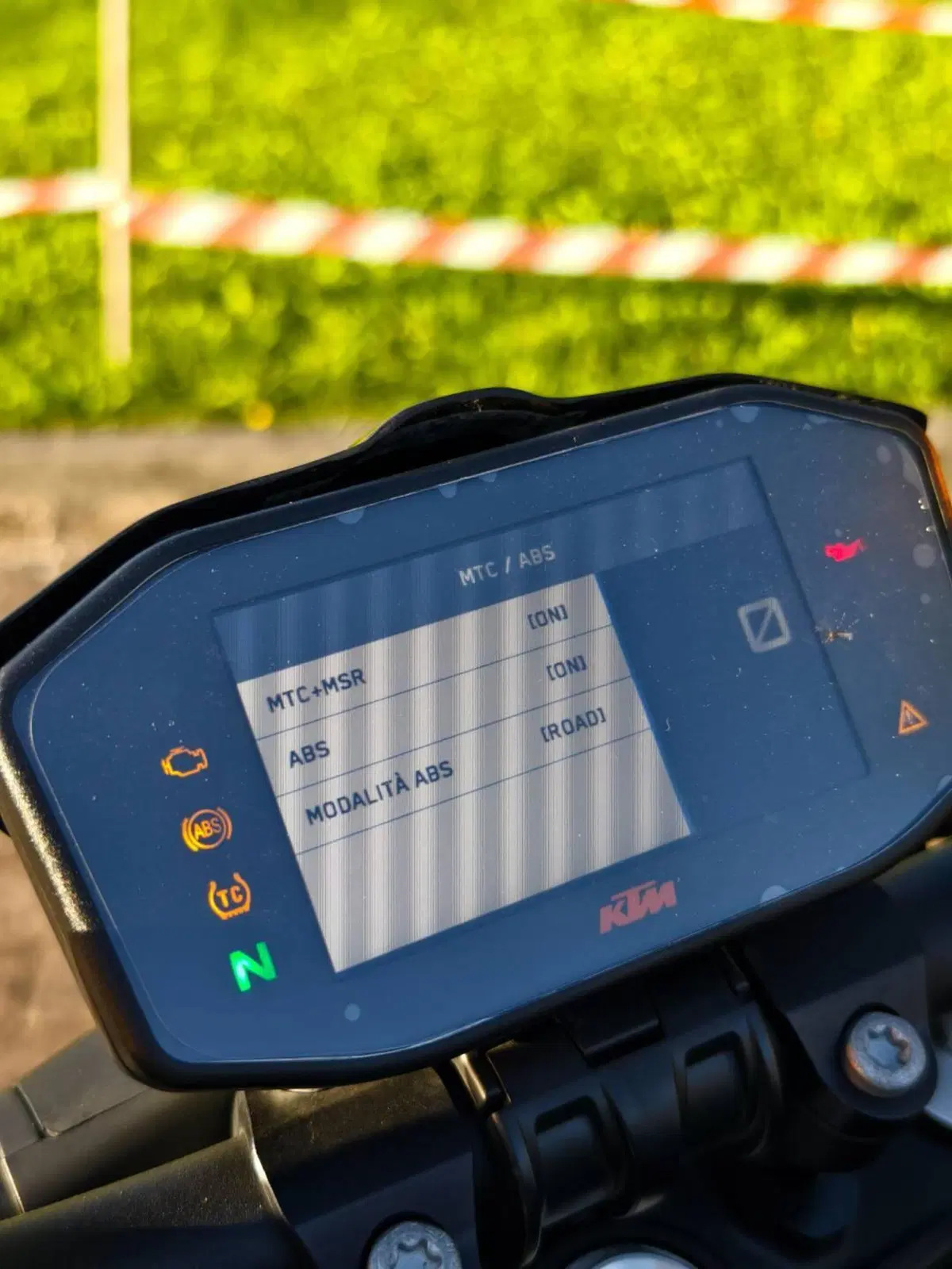 KTM 1290 Super Duke R (2019) (14)