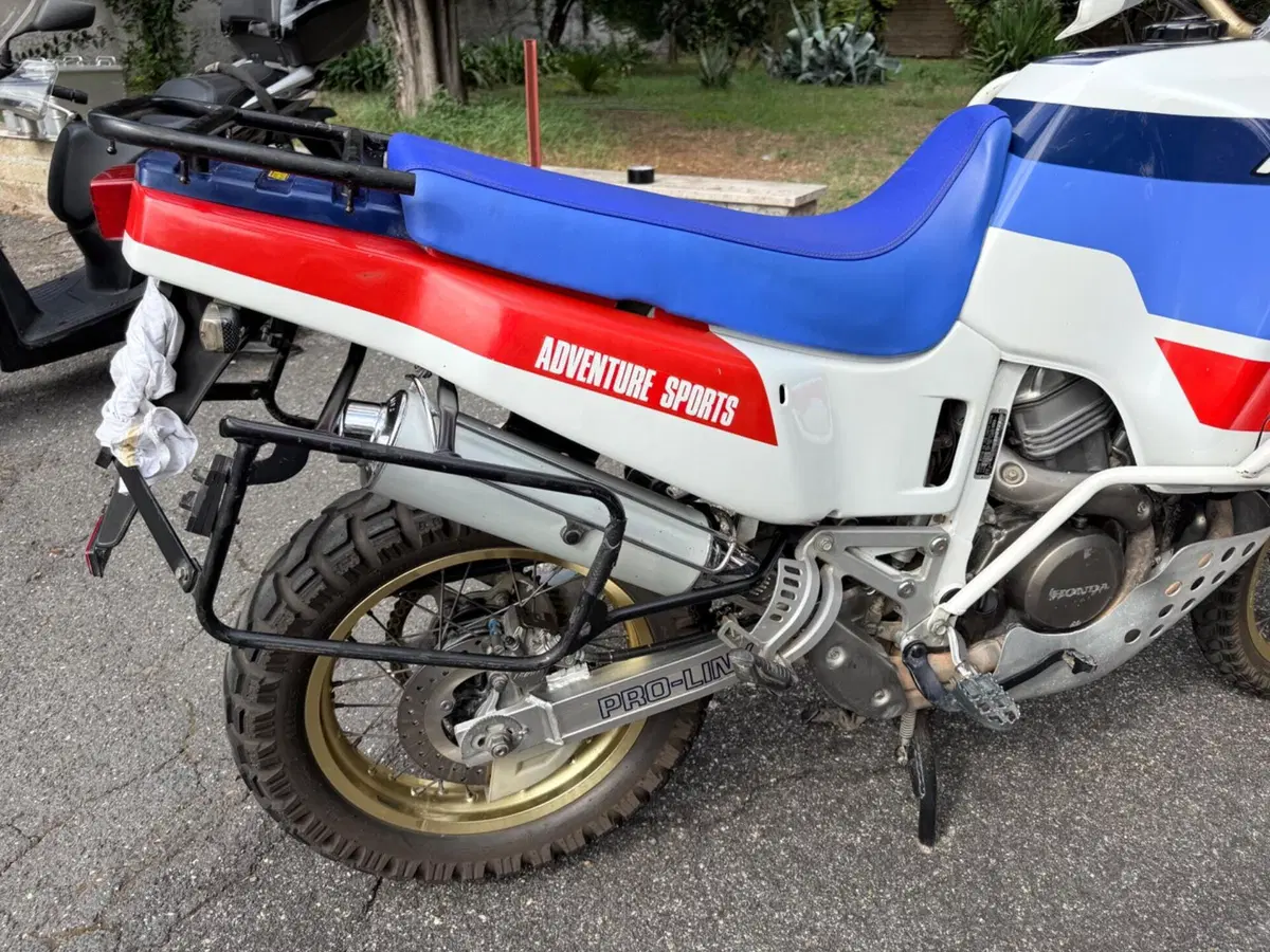 Honda Africa Twin XRV650 (9)