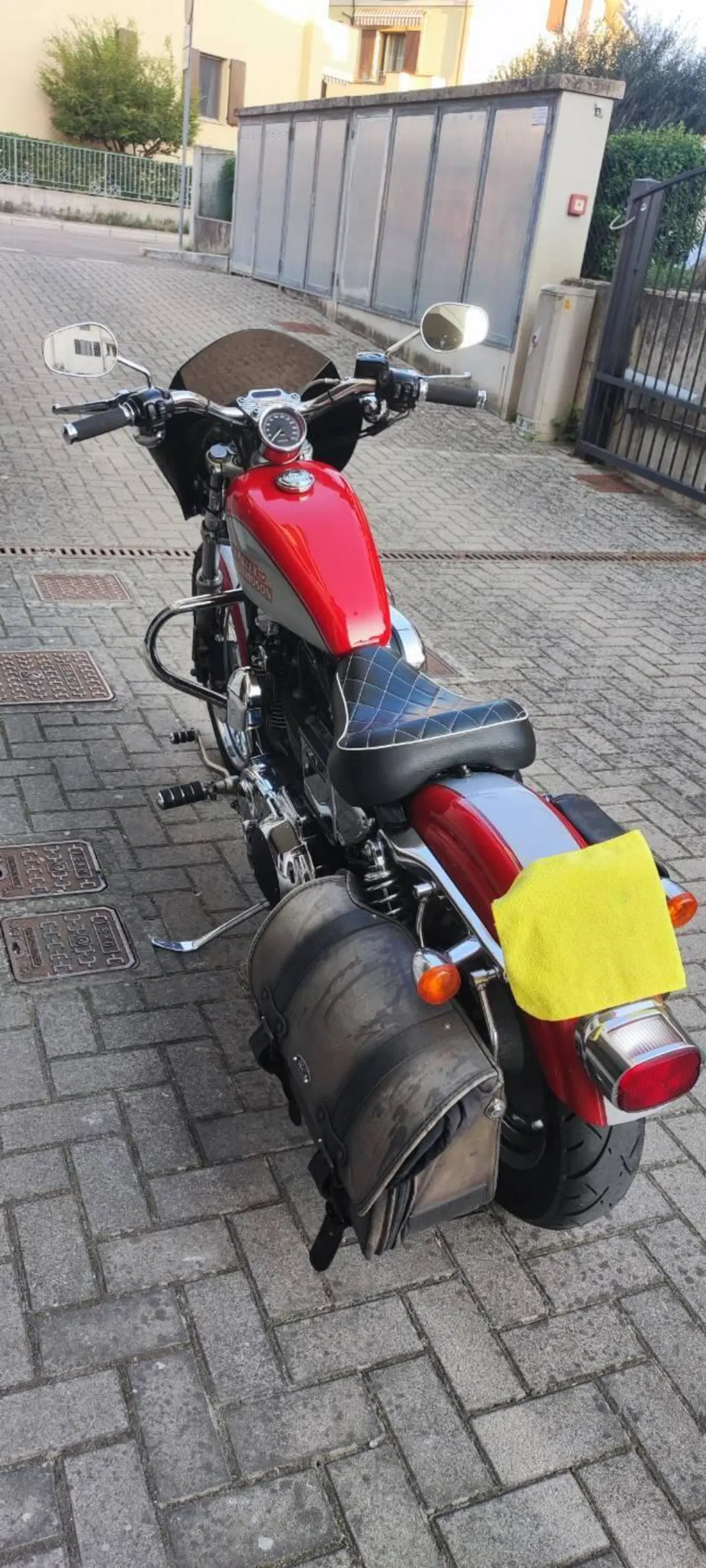 Harley-Davidson 1200 Custom (2001 - 03) - XL 1200C (2)