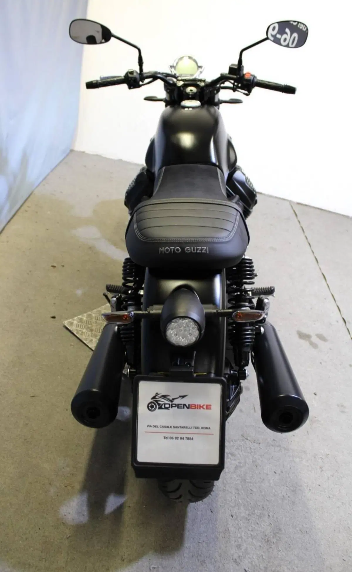 Moto Guzzi V7 Stone (2025 - 26) (5)