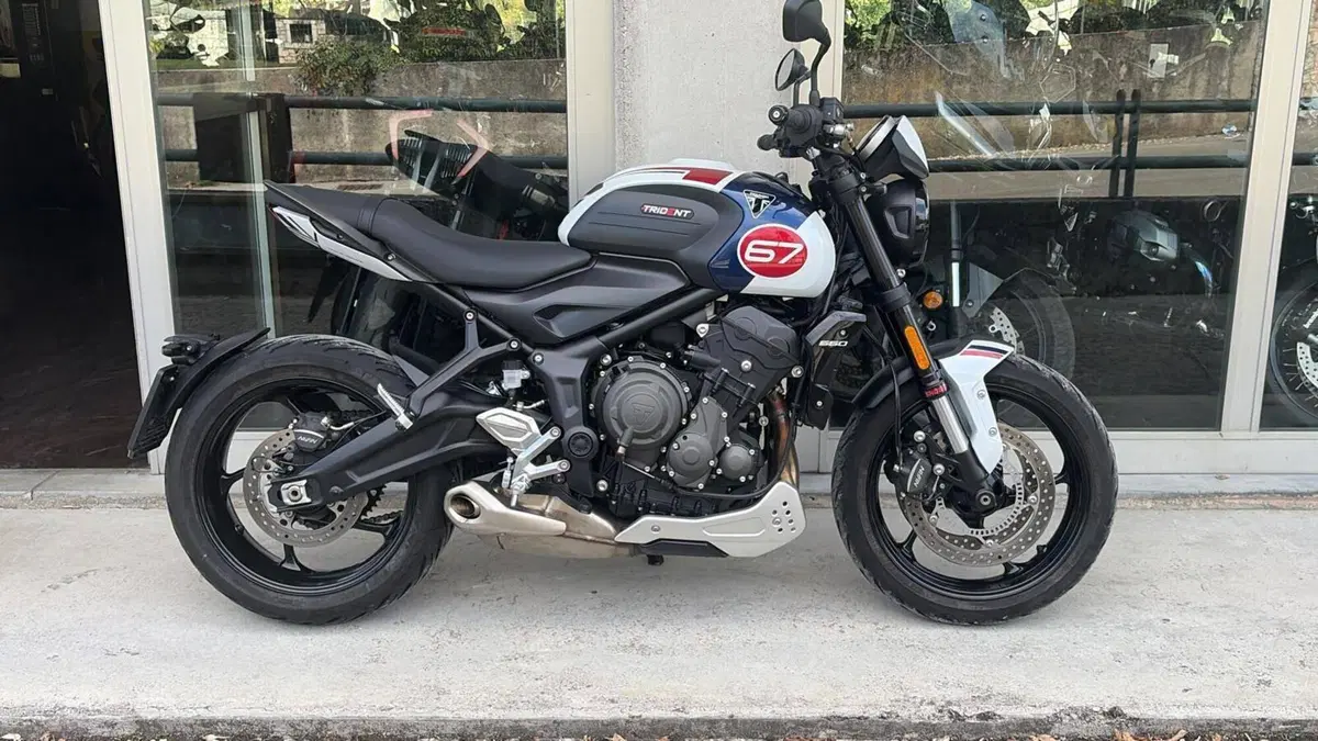 Triumph Trident 660 Triple Tribute Edition (2024)