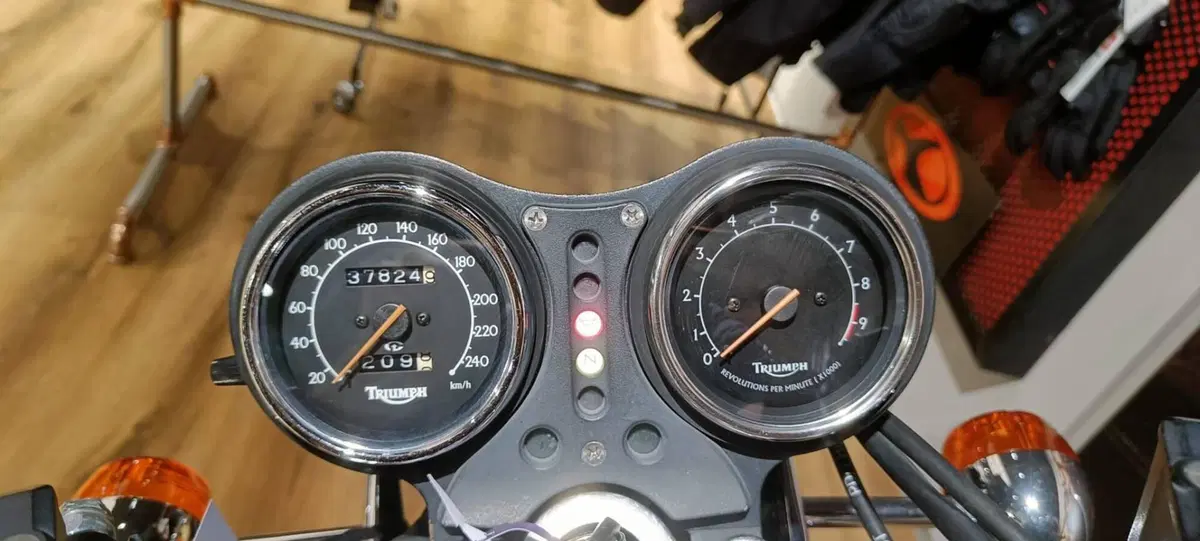 Triumph Legend TT 900 (1998 - 02) (6)