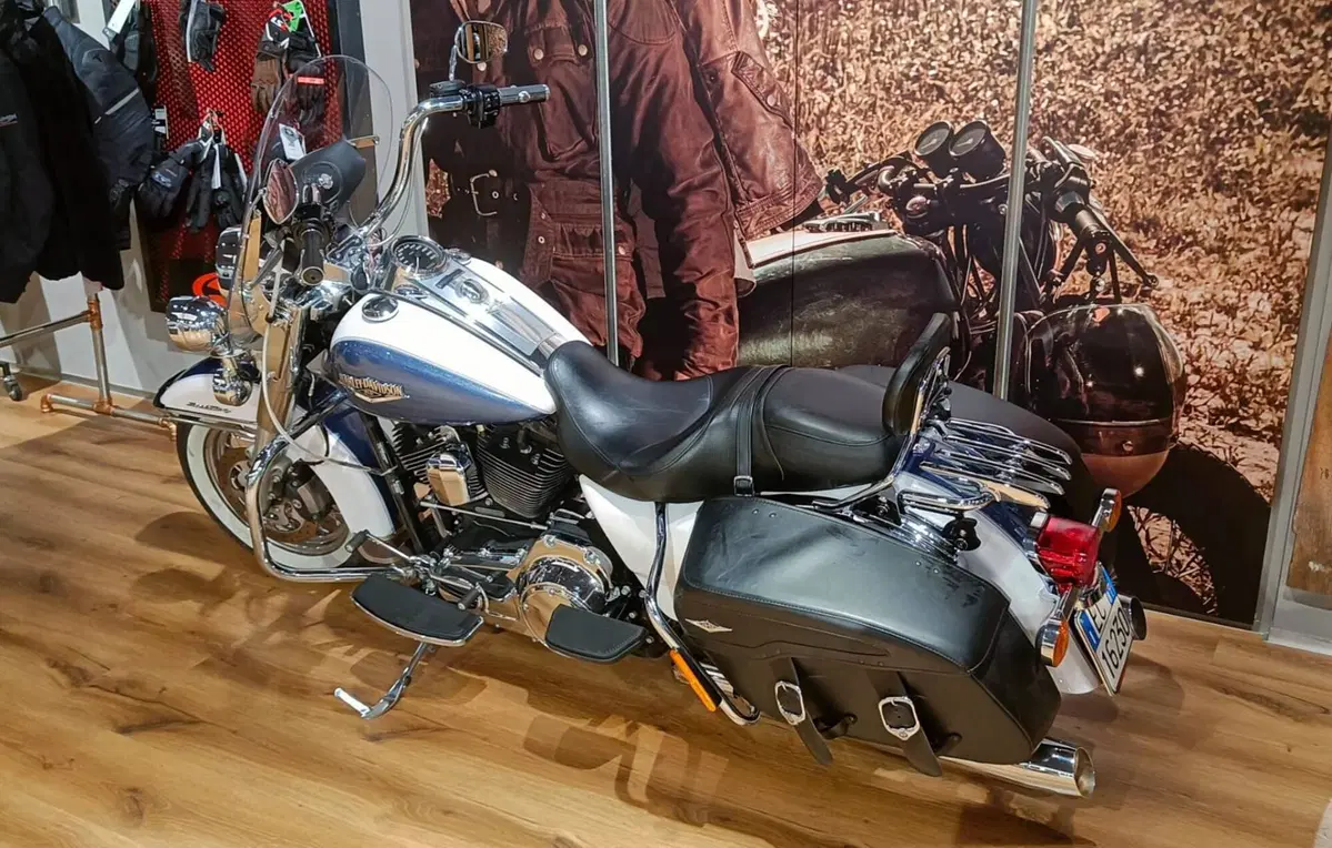 Harley-Davidson 103 Road King Classic (2014 - 16) - FLHRC (5)
