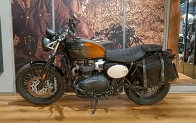 Triumph Scrambler 900 (2023 - 25) usata
