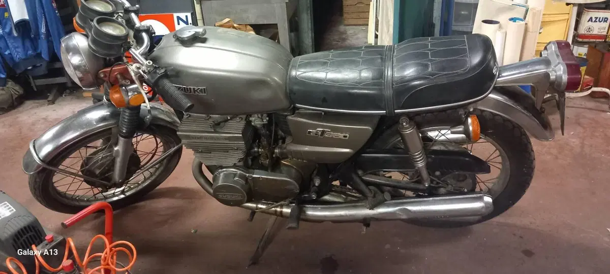 Suzuki Gt 380 (2)
