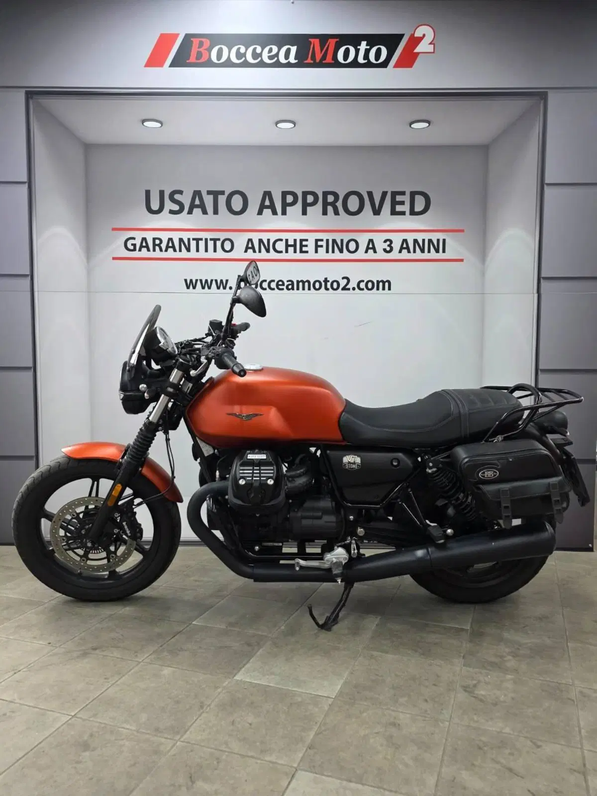 Moto Guzzi V7 Stone (2021 - 24)