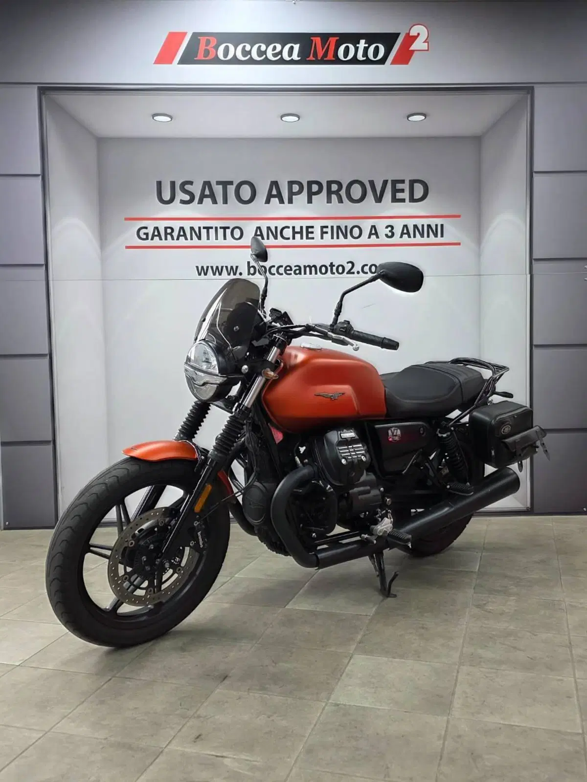 Moto Guzzi V7 Stone (2021 - 24) (2)