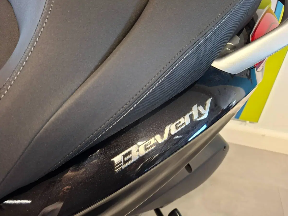 Piaggio Beverly 310 (2025 - 26) (3)