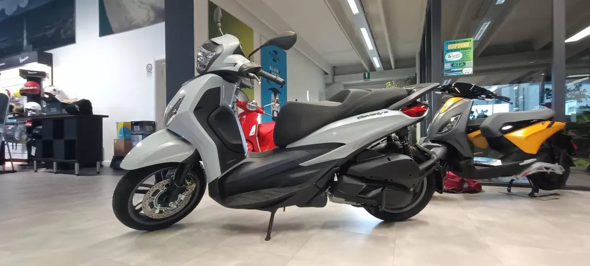 Piaggio Beverly 310 (2025 - 26) (5)