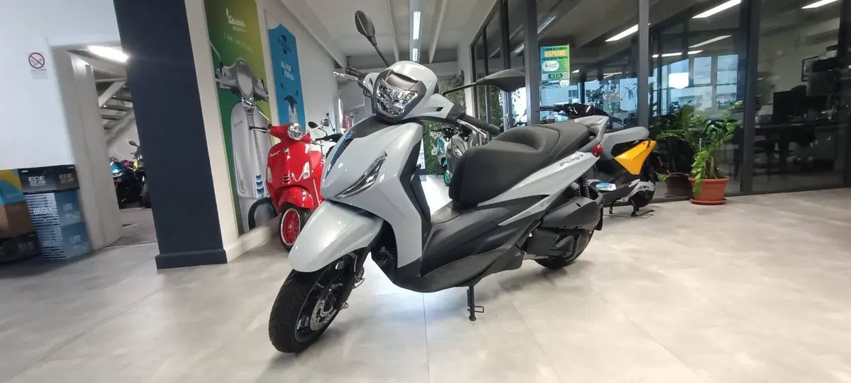 Piaggio Beverly 310 (2025 - 26) (6)