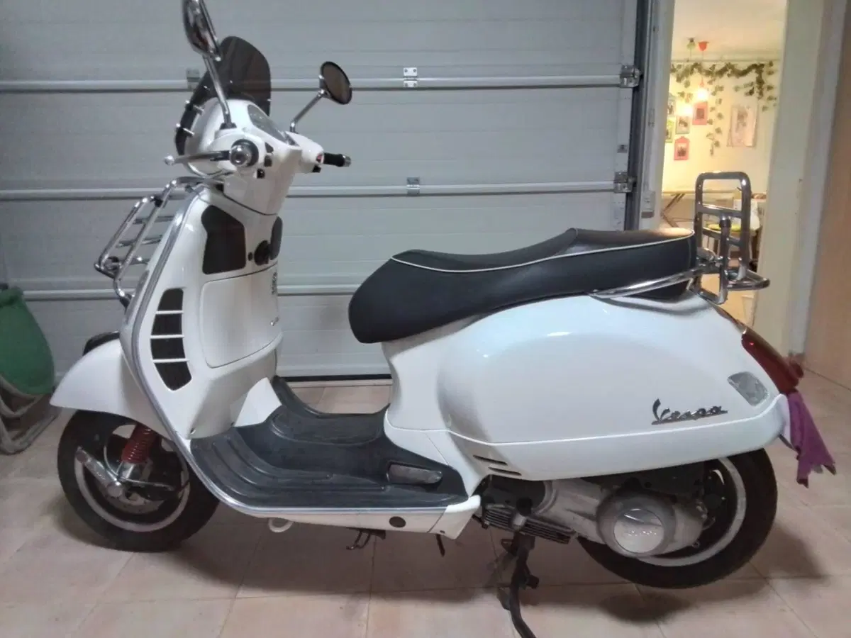 Vespa GTS 300 Super (2008 - 16) (2)