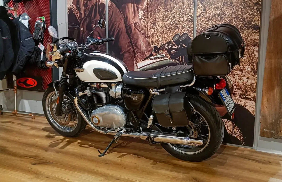Triumph Bonneville T120 (2016 - 20) (4)