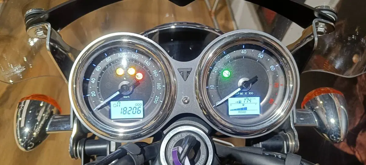 Triumph Bonneville T120 (2016 - 20) (6)