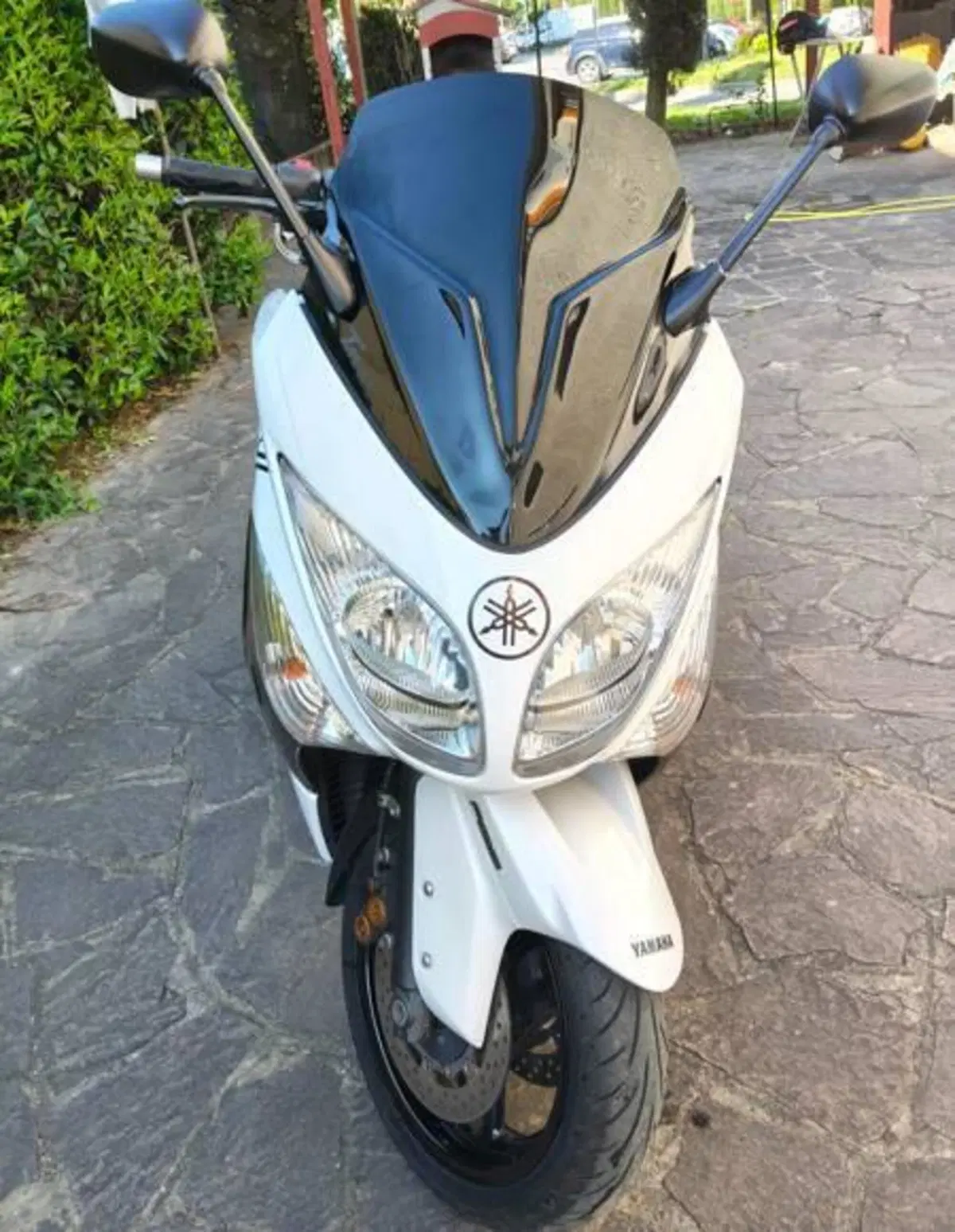 Yamaha T-Max 500 White Max (2010 - 11) (2)