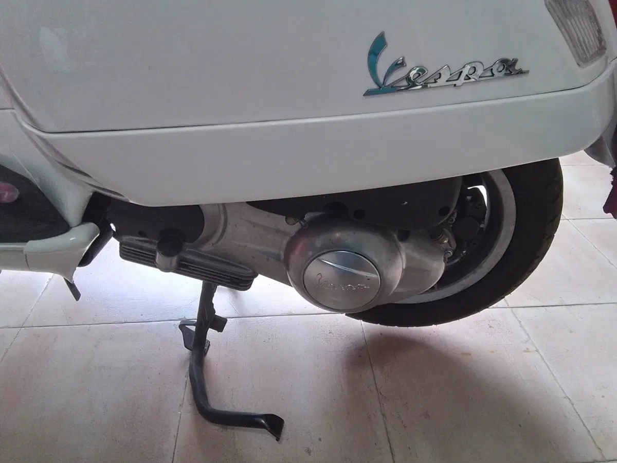 Vespa GTS 300 Super (2008 - 16) (9)