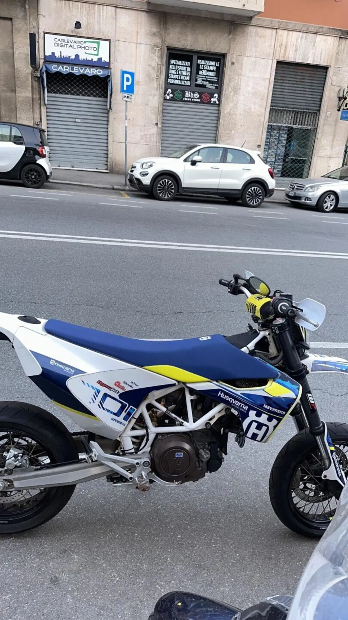 Husqvarna 701 Supermoto (2017 - 19) (5)
