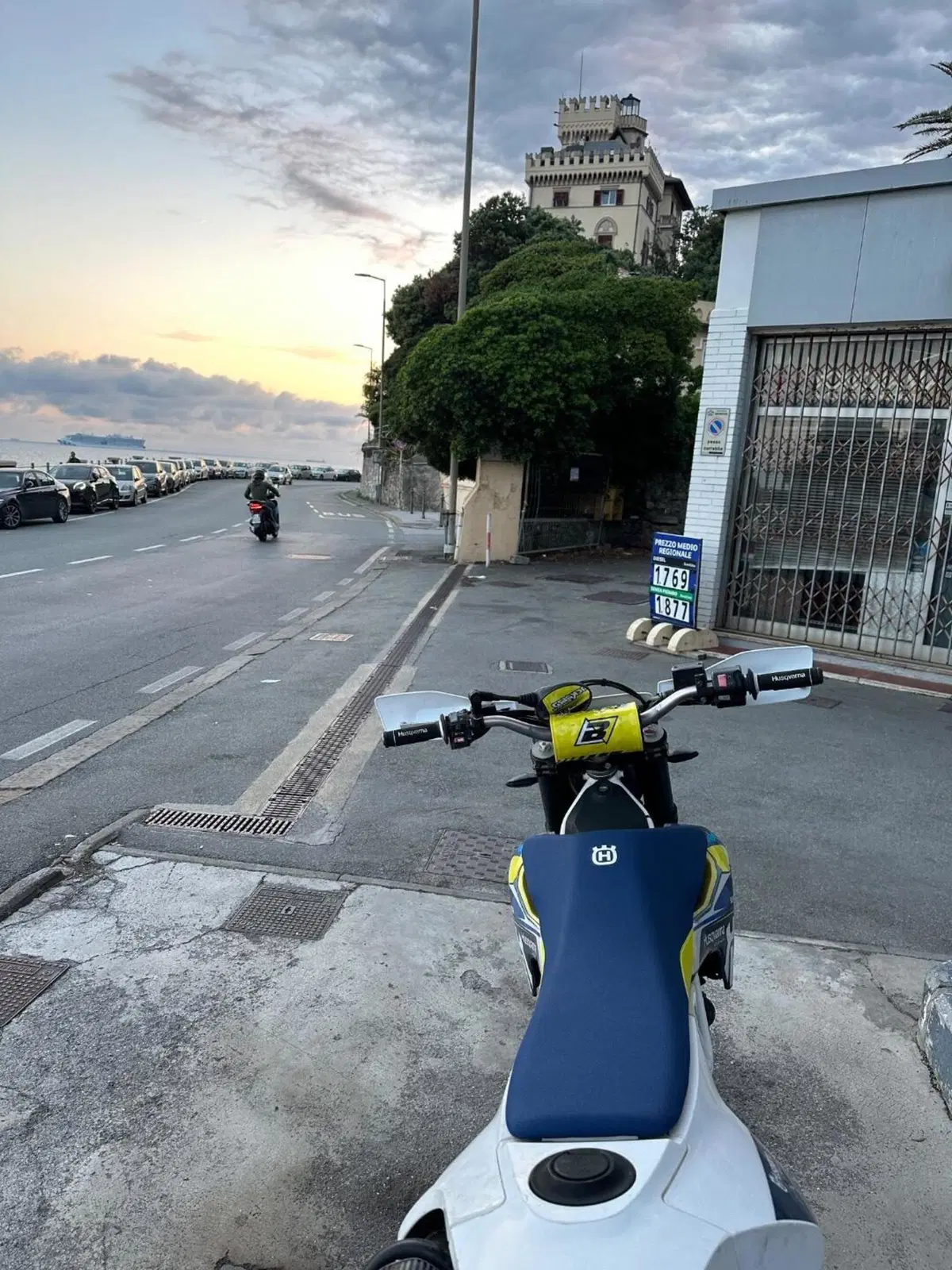 Husqvarna 701 Supermoto (2017 - 19) (6)