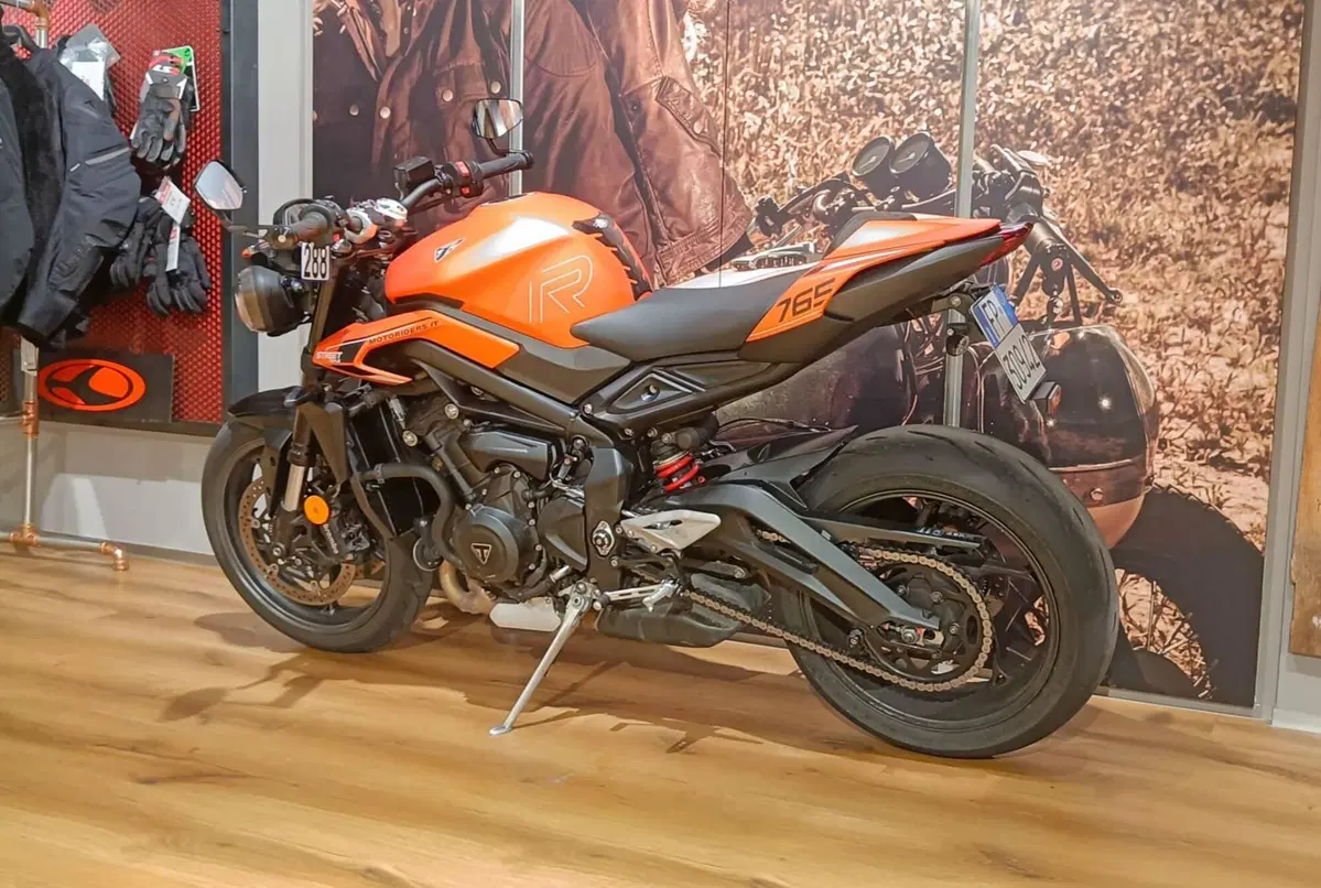 Triumph Street Triple 765 R (2023 - 26) (4)