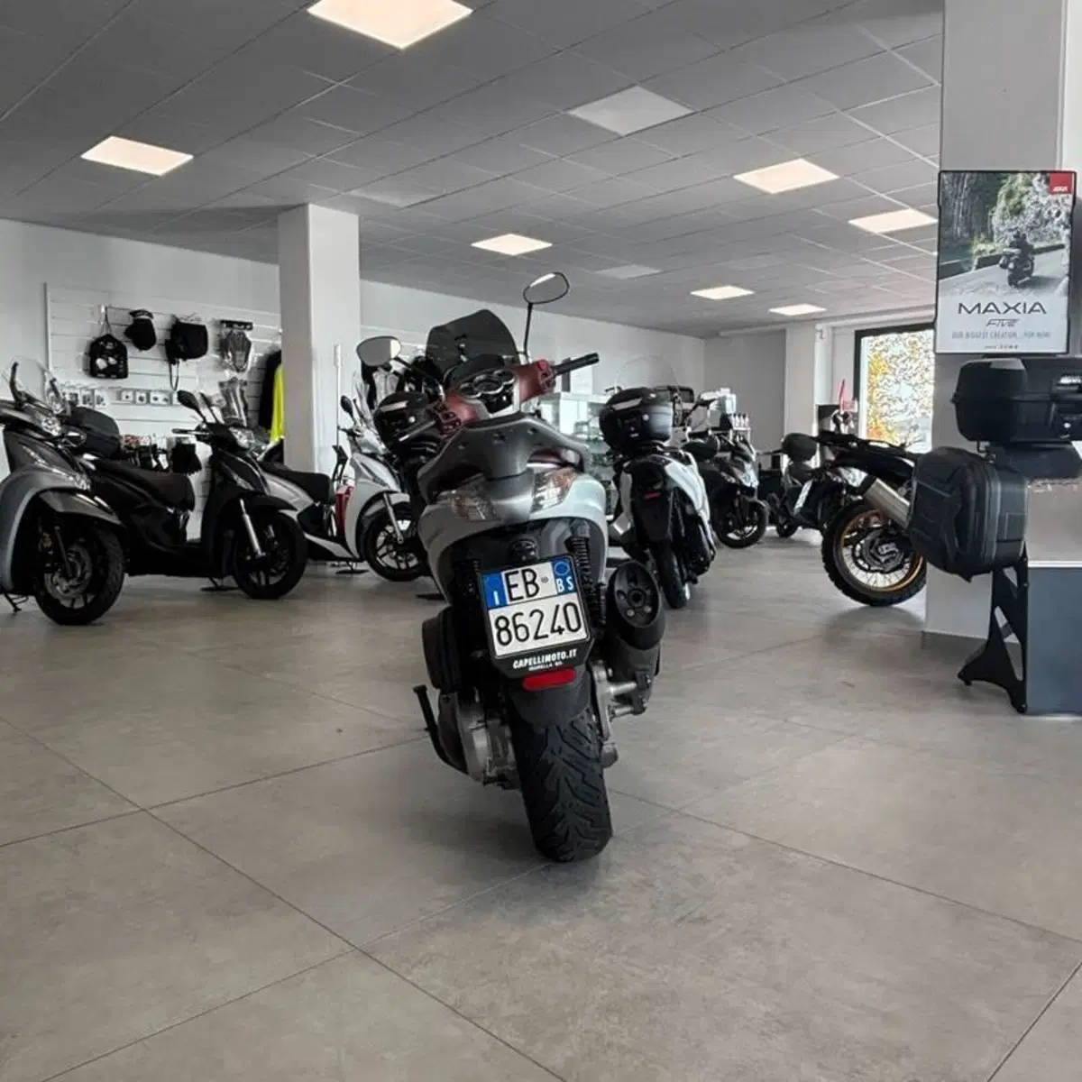 Piaggio Beverly 350 SportTouring ie (2011 - 15) (4)