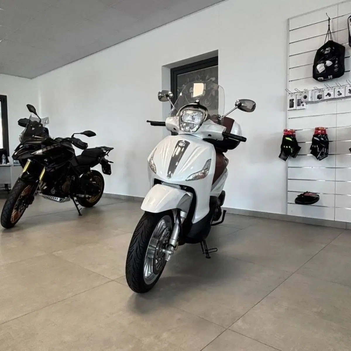 Piaggio Beverly 300 i.e. ABS-ASR (2016 - 20)