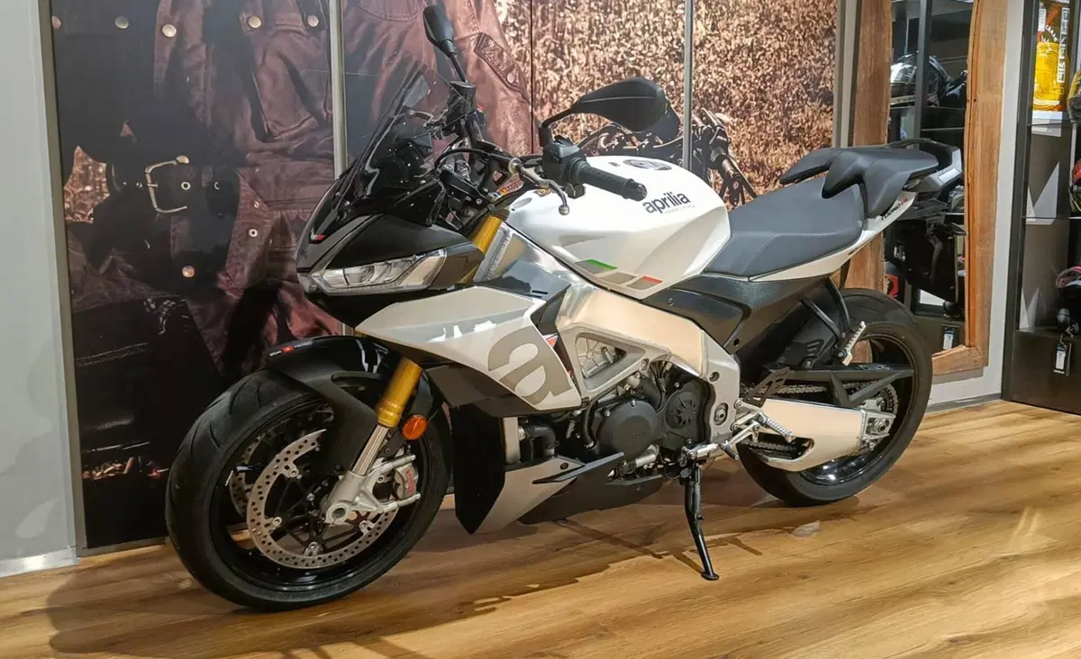 Aprilia Tuono V4 (2021 - 24) (2)