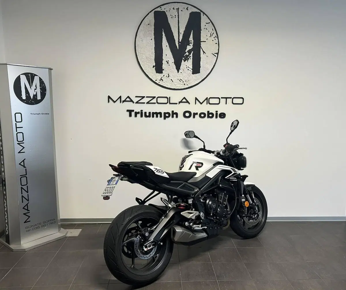 Triumph Street Triple 765 R (2023 - 26) (2)