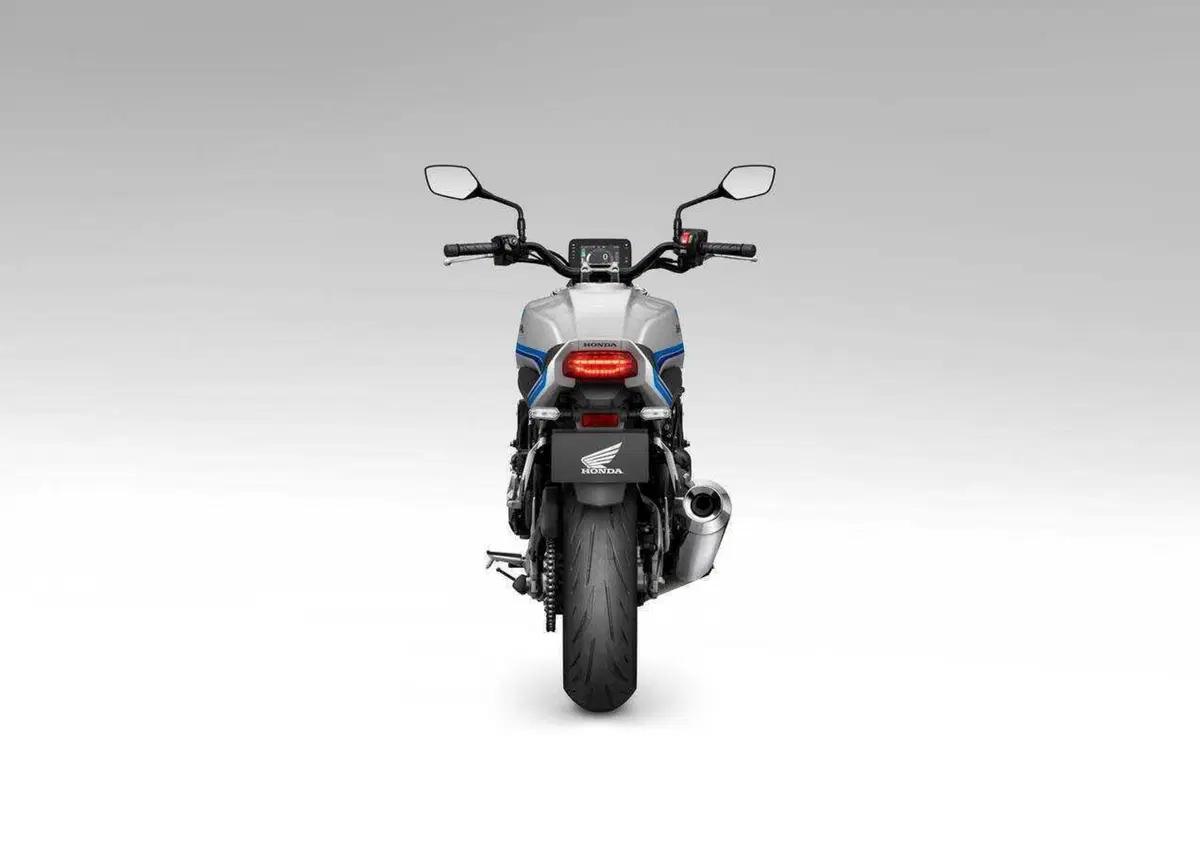 Ad EICMA ci sarà la Honda CB1000F! La roadster arriva in Italia nel 2026, qui tutti i dettagli (13)