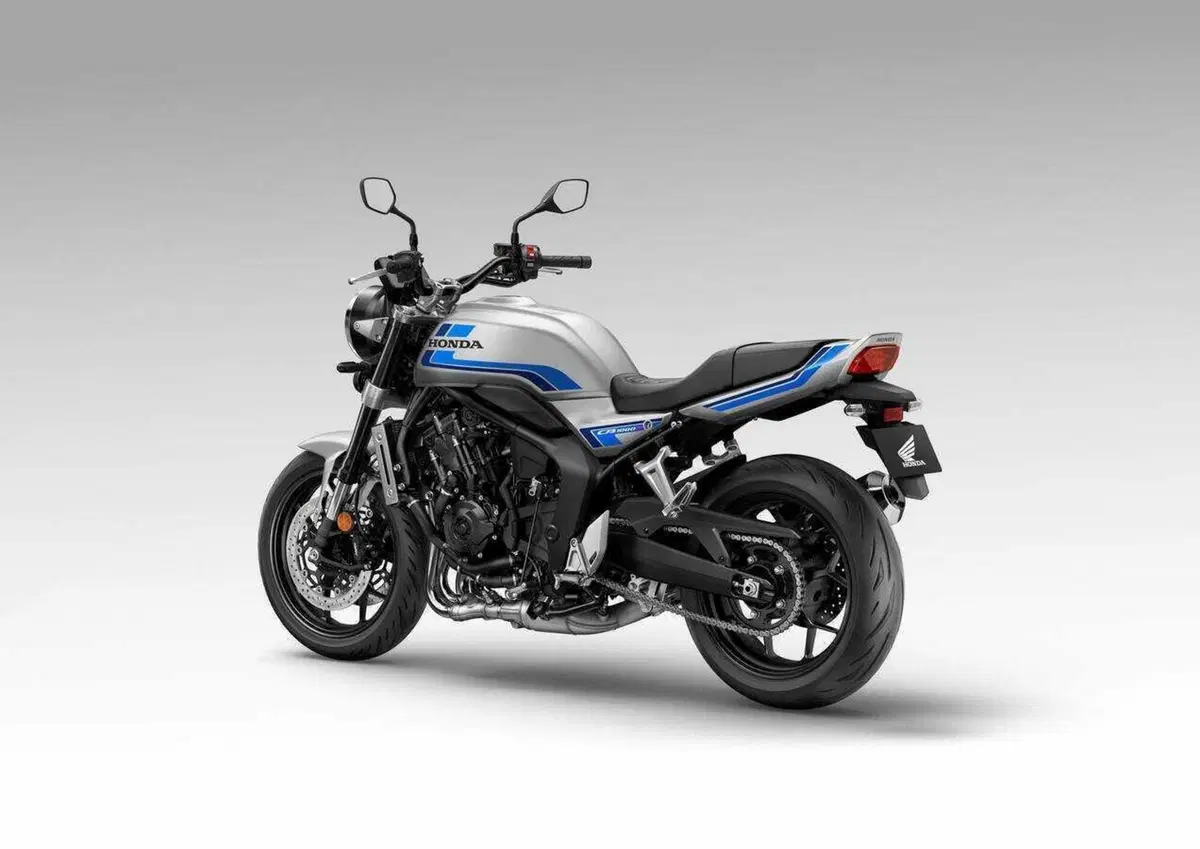 Ad EICMA ci sarà la Honda CB1000F! La roadster arriva in Italia nel 2026, qui tutti i dettagli (14)