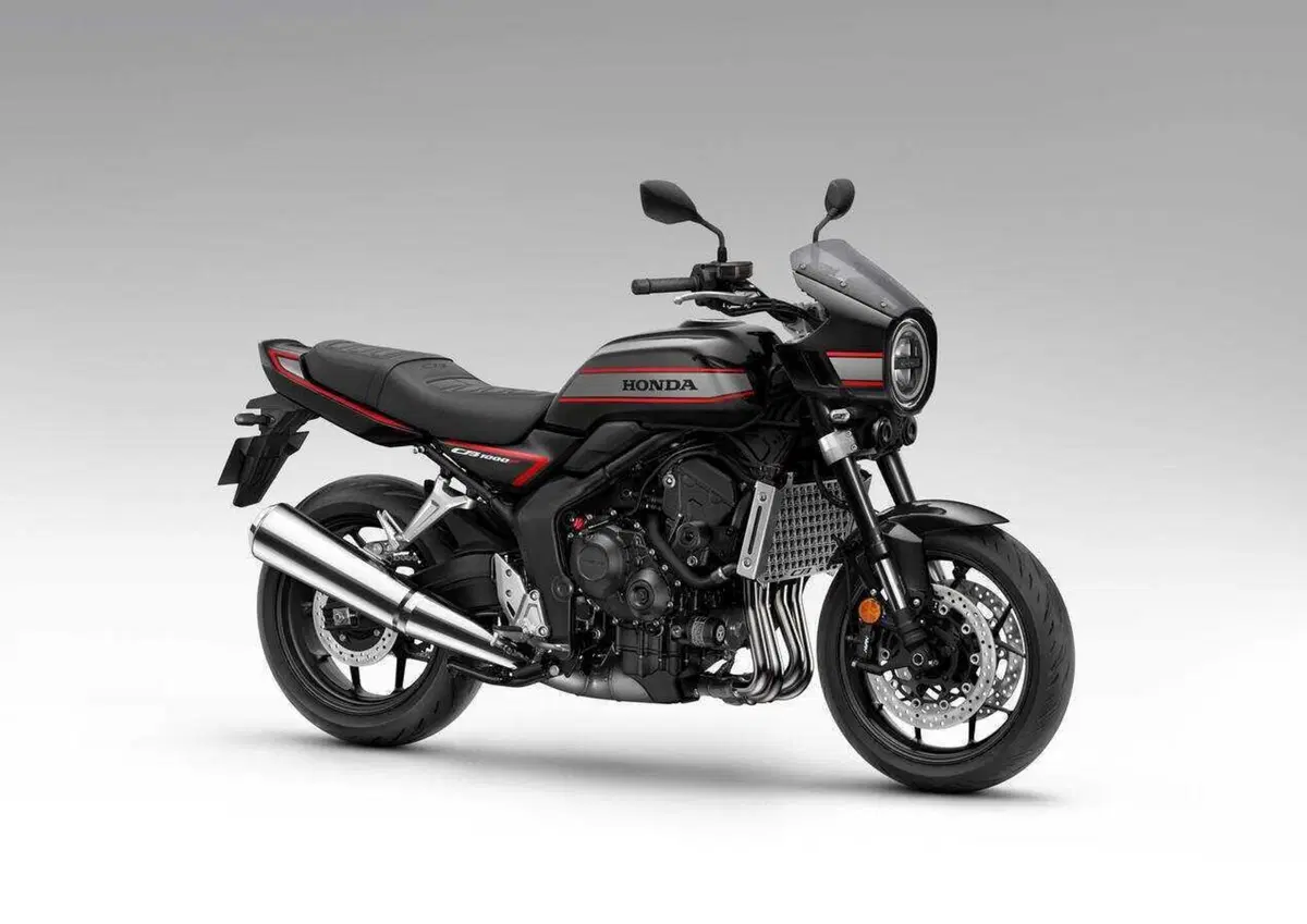 Ad EICMA ci sarà la Honda CB1000F! La roadster arriva in Italia nel 2026, qui tutti i dettagli (32)