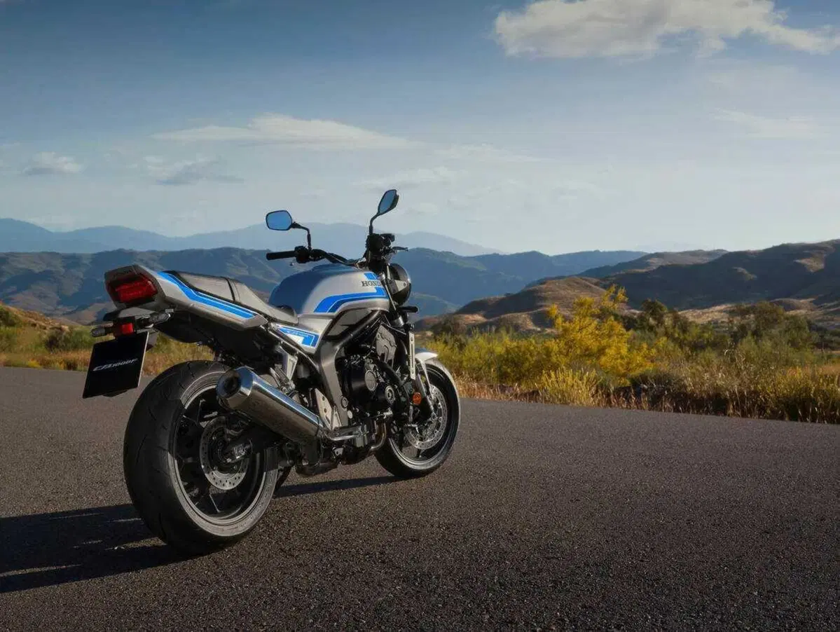Ad EICMA ci sarà la Honda CB1000F! La roadster arriva in Italia nel 2026, qui tutti i dettagli (38)