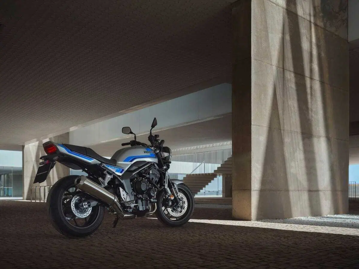 Ad EICMA ci sarà la Honda CB1000F! La roadster arriva in Italia nel 2026, qui tutti i dettagli (40)