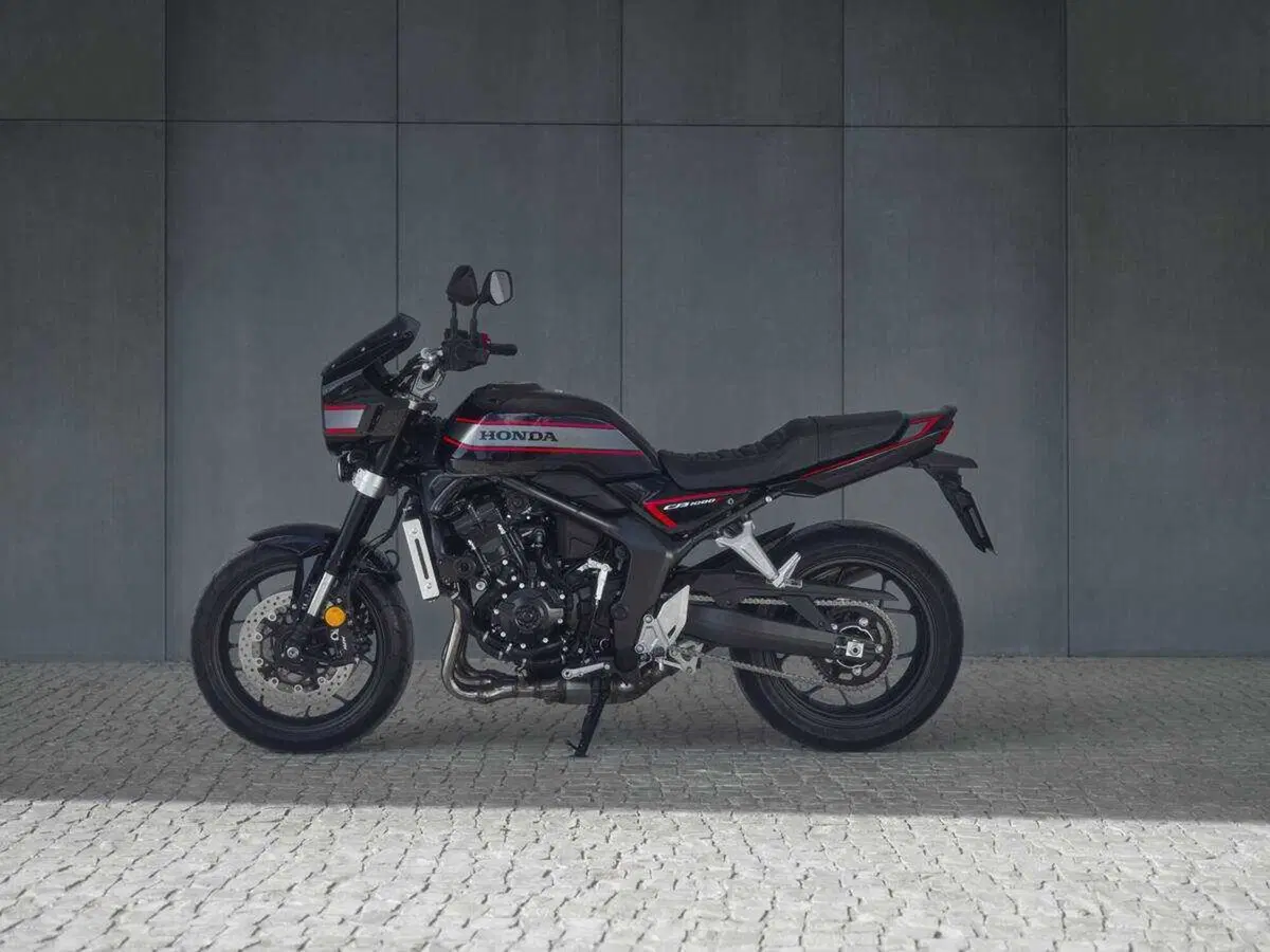 Ad EICMA ci sarà la Honda CB1000F! La roadster arriva in Italia nel 2026, qui tutti i dettagli (46)