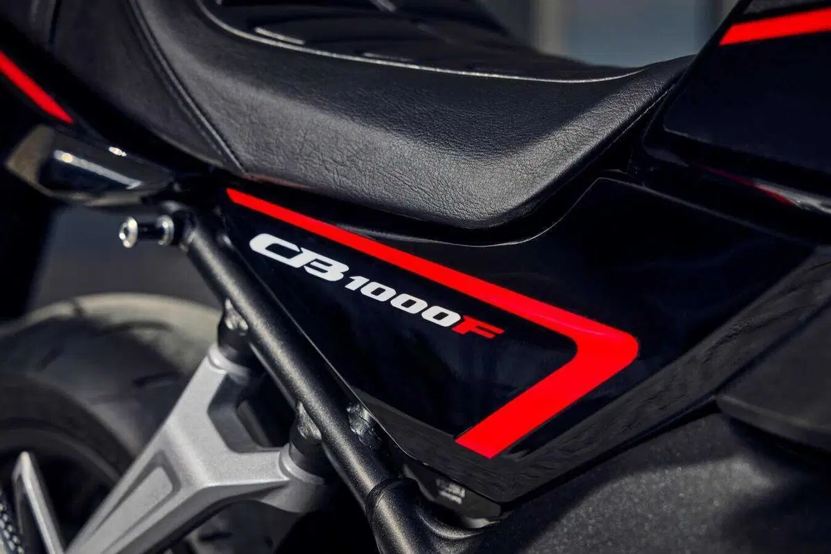 Ad EICMA ci sarà la Honda CB1000F! La roadster arriva in Italia nel 2026, qui tutti i dettagli (68)