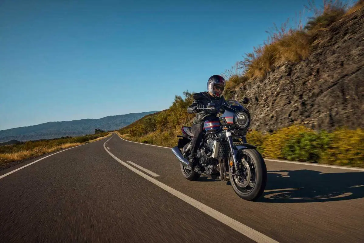 Ad EICMA ci sarà la Honda CB1000F! La roadster arriva in Italia nel 2026, qui tutti i dettagli (74)