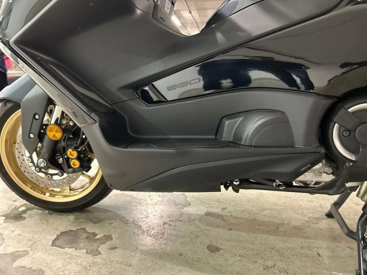 Yamaha T-Max 560 Tech Max (2022 - 24) (13)