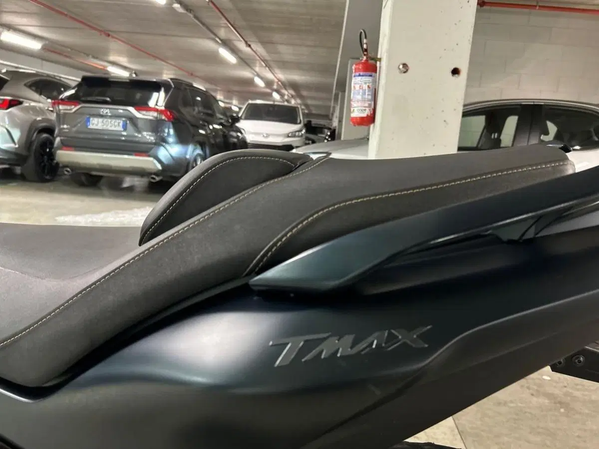Yamaha T-Max 560 Tech Max (2022 - 24) (11)