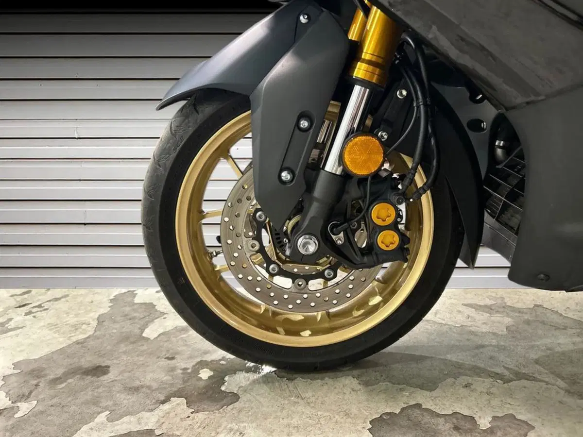 Yamaha T-Max 560 Tech Max (2022 - 24) (15)