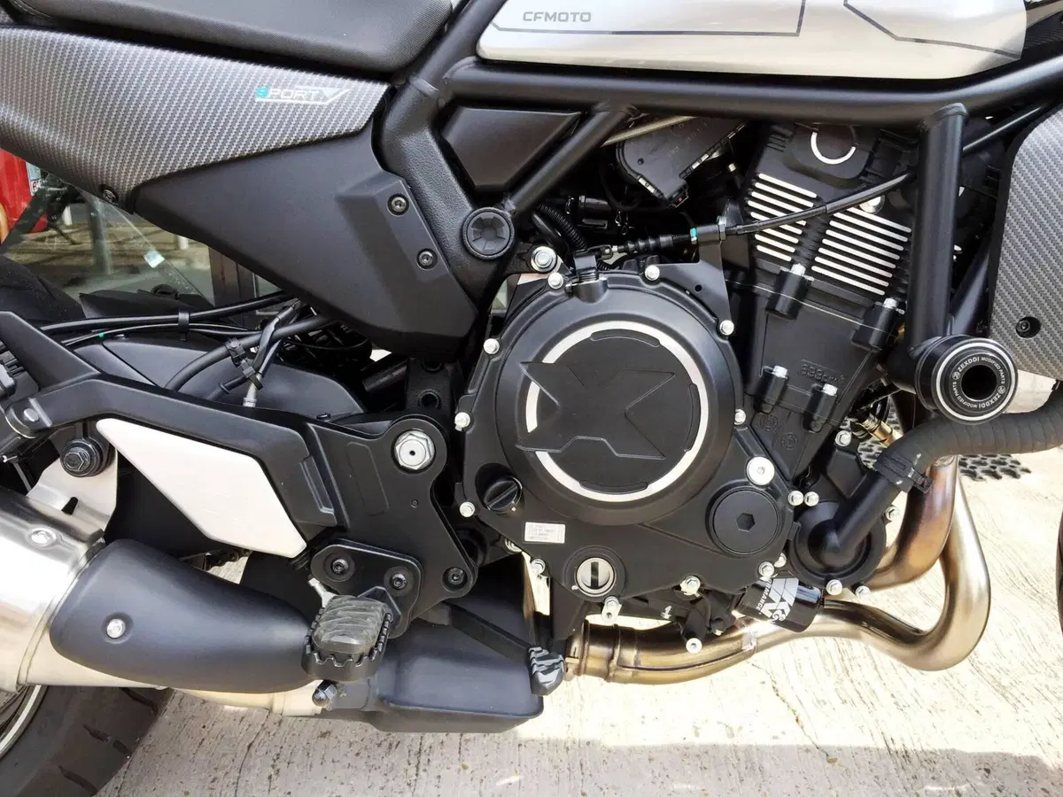 CFMOTO 700CL-X Sport (2022 - 26) (15)