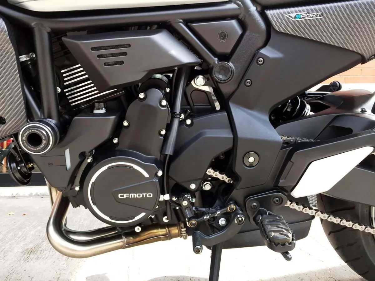 CFMOTO 700CL-X Sport (2022 - 26) (18)