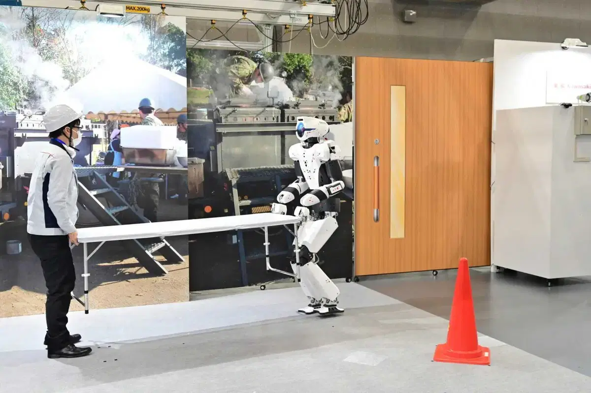 Kawasaki, dopo il cavallo robot arriva l'umanoide Kaleido nel 2030 (5)