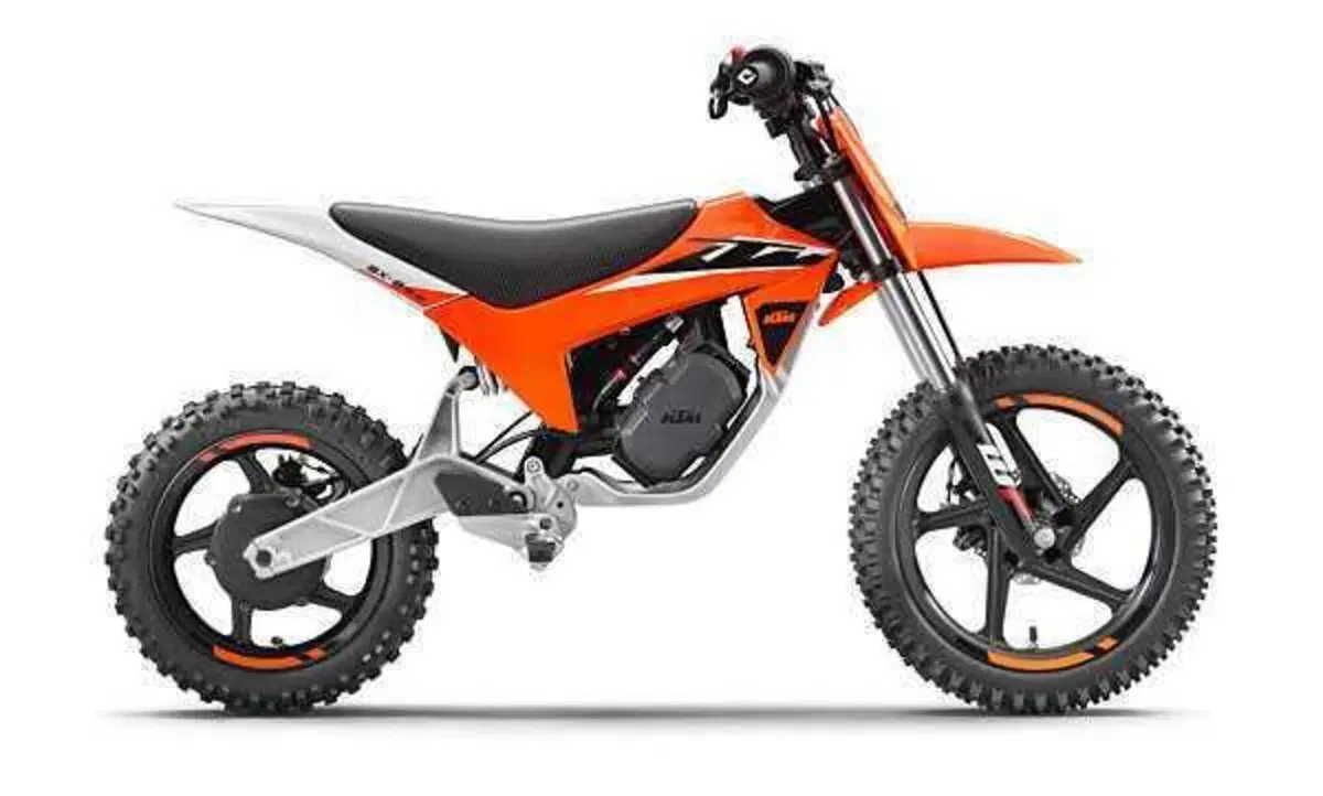 KTM SX-E 2.12 riceve l'anteriore da 12": pensata per i bambini più alti 