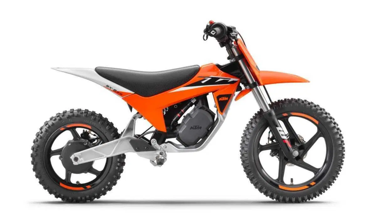 KTM SX-E 2.12 riceve l'anteriore da 12": pensata per i bambini più alti  (2)