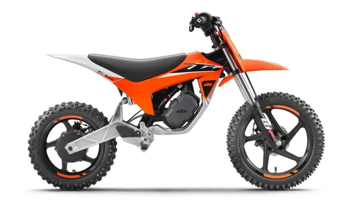 KTM SX-E 2.12 riceve l'anteriore da 12": pensata per i bambini più alti  (5)