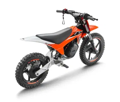 KTM SX-E 2.12 riceve l'anteriore da 12': pensata per i bambini più alti 