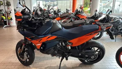 KTM 890 SMT (2026) usata