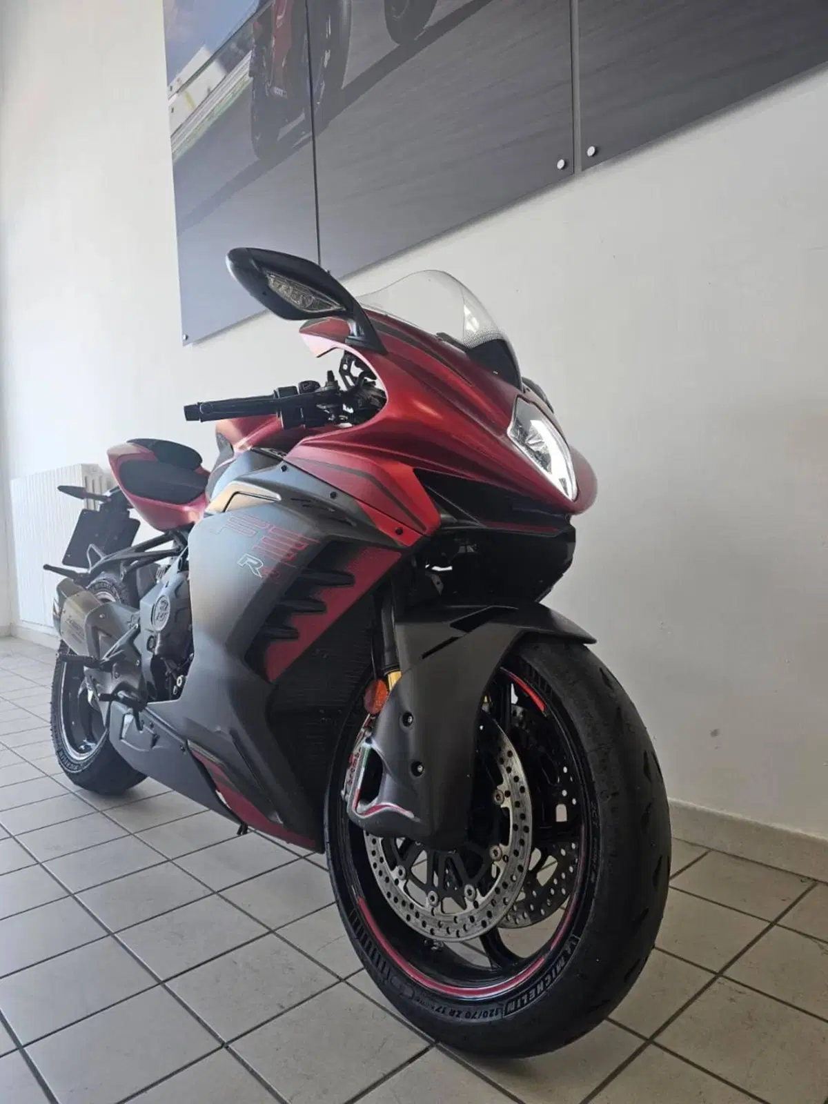 MV Agusta F3 800 RR (2022 - 25) (2)